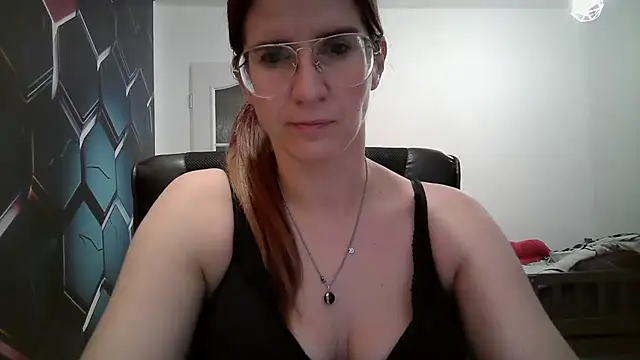 Snapshot of KayaRose chatting on 09/29/25, 04:12 KayaRose online show from 09/29/25, 04:12