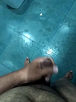 Snapshot of bobyyboyy1 chatting on 02/21/26, 04:02 bobyyboyy1 online show from 02/21/26, 04:02