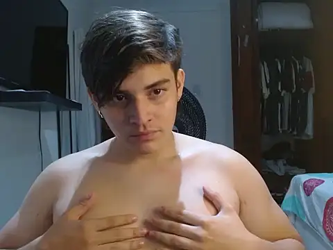 Snapshot of BadBunny_69 chatting on 01/19/26, 06:39 BadBunny 69 online show from 01/19/26, 06:39