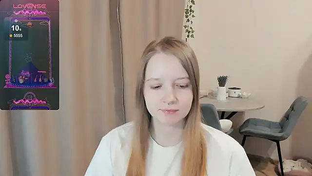 Snapshot of Alyaley chatting on 10/05/25, 03:21 Alyaley online show from 10/05/25, 03:21