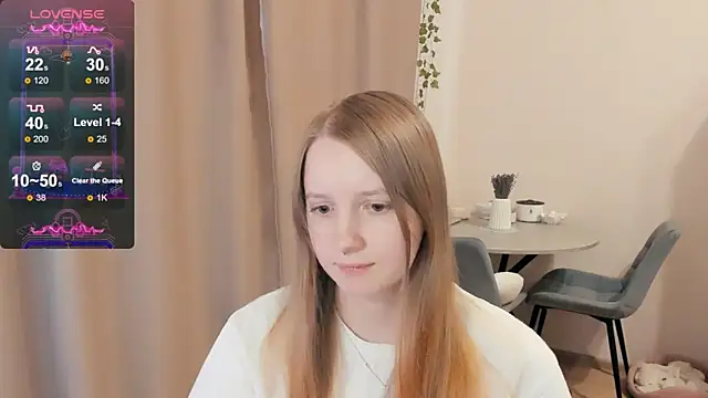 Snapshot of Alyaley chatting on 10/08/25, 10:57 Alyaley online show from 10/08/25, 10:57