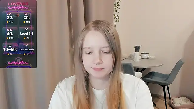 Snapshot of Alyaley chatting on 10/10/25, 06:40 Alyaley online show from 10/10/25, 06:40