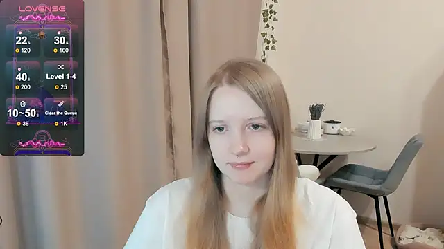 Snapshot of Alyaley chatting on 10/13/25, 06:41 Alyaley online show from 10/13/25, 06:41