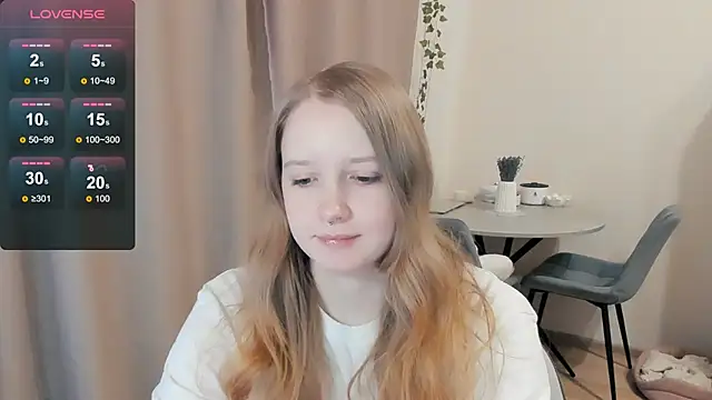 Snapshot of Alyaley chatting on 10/16/25, 10:05 Alyaley online show from 10/16/25, 10:05