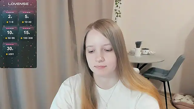 Snapshot of Alyaley chatting on 10/16/25, 11:06 Alyaley online show from 10/16/25, 11:06