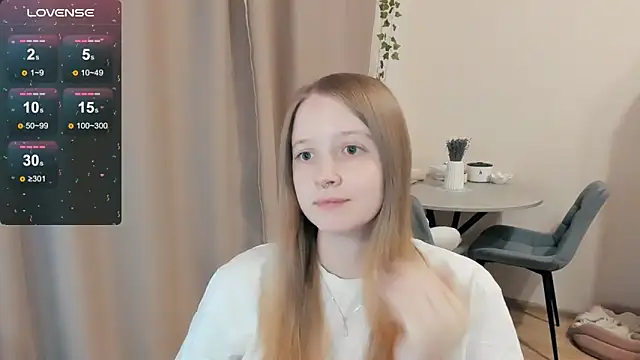 Snapshot of Alyaley chatting on 10/17/25, 11:51 Alyaley online show from 10/17/25, 11:51