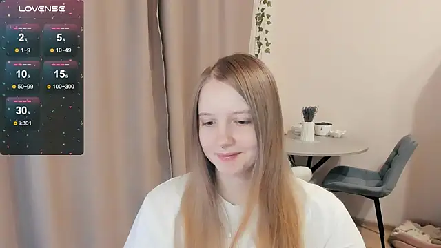 Snapshot of Alyaley chatting on 10/21/25, 03:02 Alyaley online show from 10/21/25, 03:02