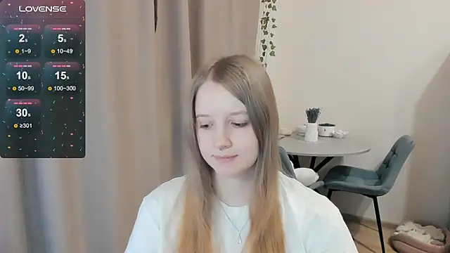 Snapshot of Alyaley chatting on 10/25/25, 05:26 Alyaley online show from 10/25/25, 05:26