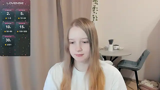 Snapshot of Alyaley chatting on 10/28/25, 12:36 Alyaley online show from 10/28/25, 12:36