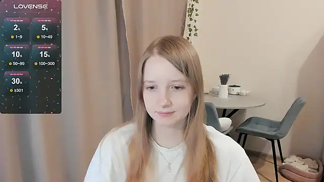 Snapshot of Alyaley chatting on 10/29/25, 04:09 Alyaley online show from 10/29/25, 04:09