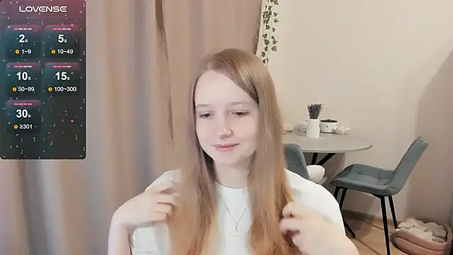 Snapshot of Alyaley chatting on 10/30/25, 11:33 Alyaley online show from 10/30/25, 11:33