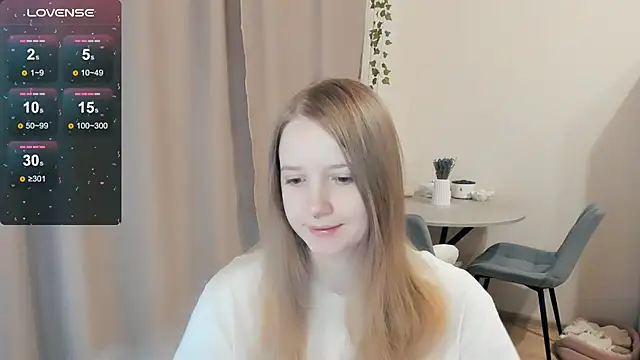 Snapshot of Alyaley chatting on 10/31/25, 03:51 Alyaley online show from 10/31/25, 03:51