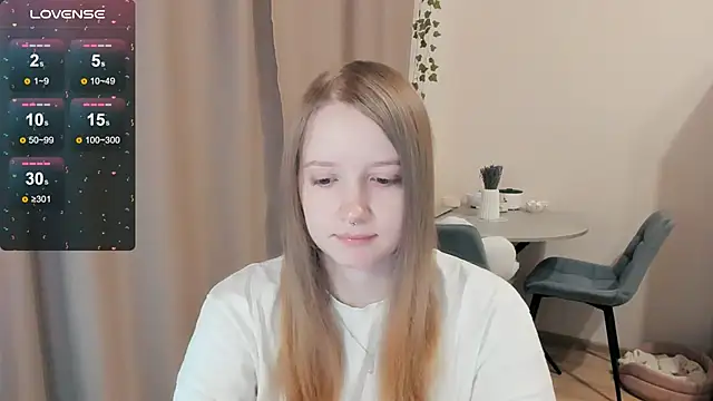 Snapshot of Alyaley chatting on 11/08/25, 10:37 Alyaley online show from 11/08/25, 10:37