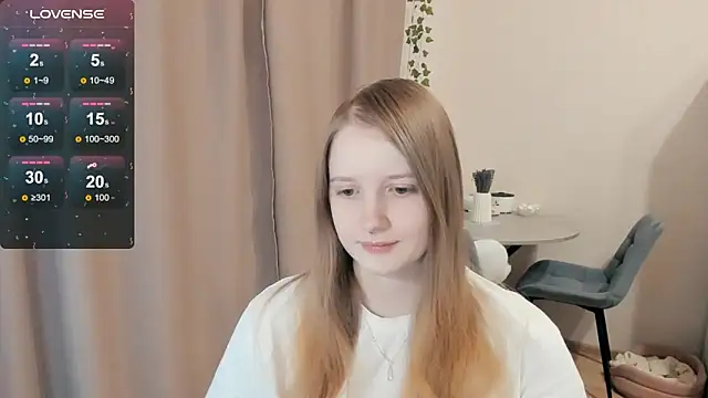 Snapshot of Alyaley chatting on 11/10/25, 12:37 Alyaley online show from 11/10/25, 12:37