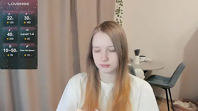 Snapshot of Alyaley chatting on 11/11/25, 01:55 Alyaley online show from 11/11/25, 01:55