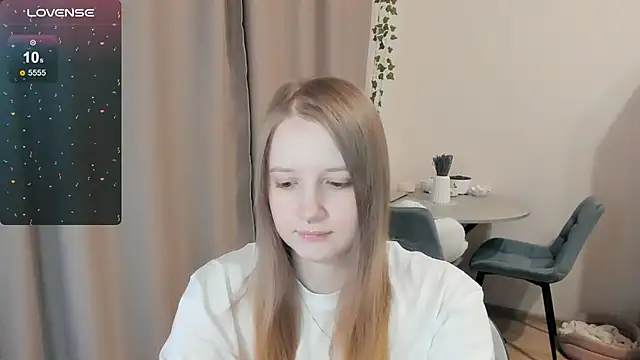 Snapshot of Alyaley chatting on 11/15/25, 01:36 Alyaley online show from 11/15/25, 01:36