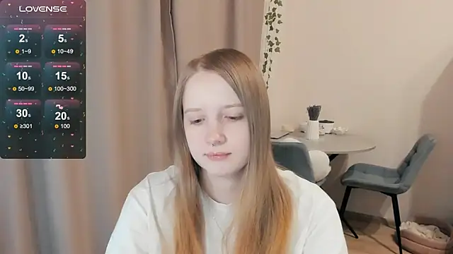 Snapshot of Alyaley chatting on 11/18/25, 06:23 Alyaley online show from 11/18/25, 06:23