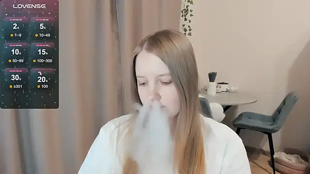 Snapshot of Alyaley chatting on 11/19/25, 06:24 Alyaley online show from 11/19/25, 06:24