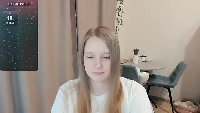 Snapshot of Alyaley chatting on 11/21/25, 06:45 Alyaley online show from 11/21/25, 06:45