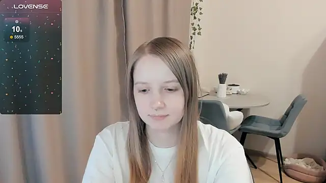 Snapshot of Alyaley chatting on 11/22/25, 07:29 Alyaley online show from 11/22/25, 07:29