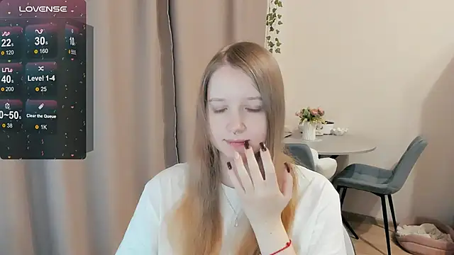 Snapshot of Alyaley chatting on 11/27/25, 06:48 Alyaley online show from 11/27/25, 06:48