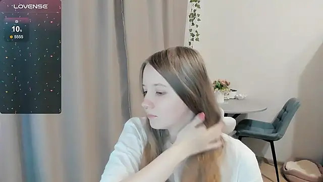 Snapshot of Alyaley chatting on 11/30/25, 06:56 Alyaley online show from 11/30/25, 06:56