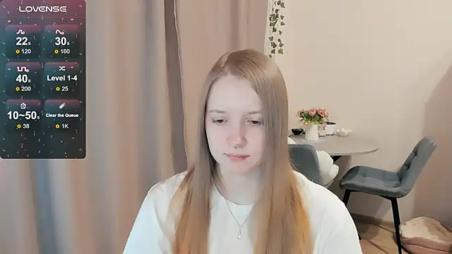 Snapshot of Alyaley chatting on 12/14/25, 01:38 Alyaley online show from 12/14/25, 01:38