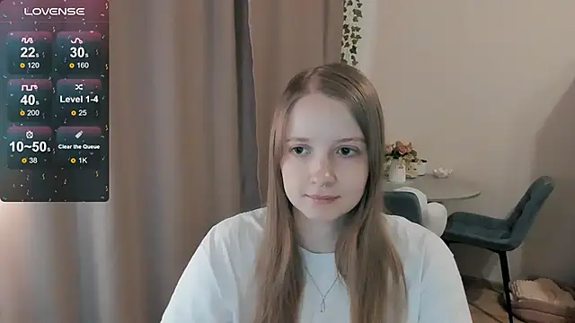 Snapshot of Alyaley chatting on 06/17/26, 10:17 Alyaley online show from 06/17/26, 10:17
