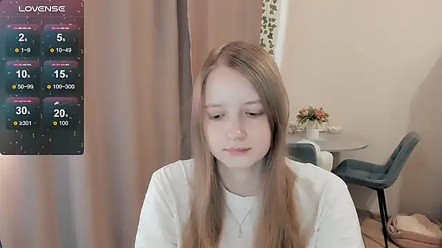 Snapshot of Alyaley chatting on 06/23/26, 12:36 Alyaley online show from 06/23/26, 12:36