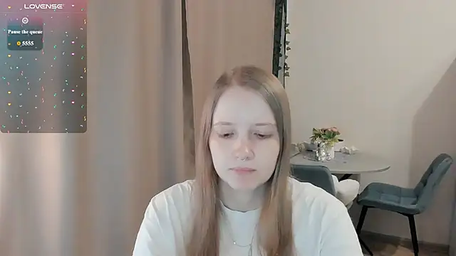 Snapshot of Alyaley chatting on 07/14/26, 02:12 Alyaley online show from 07/14/26, 02:12