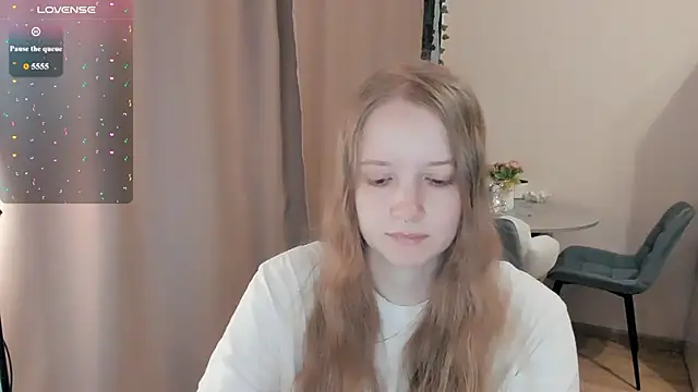 Snapshot of Alyaley chatting on 07/15/26, 07:35 Alyaley online show from 07/15/26, 07:35