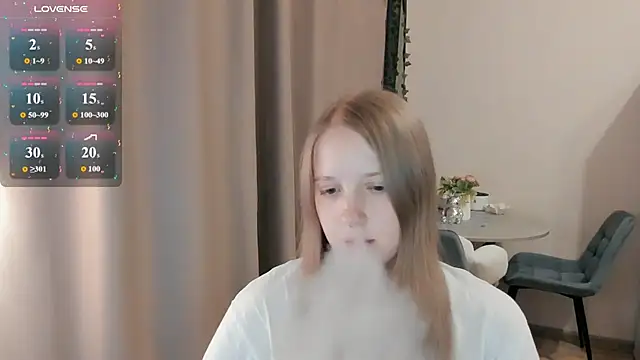Snapshot of Alyaley chatting on 07/18/26, 08:01 Alyaley online show from 07/18/26, 08:01