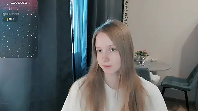 Snapshot of Alyaley chatting on 07/30/26, 05:12 Alyaley online show from 07/30/26, 05:12