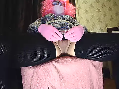 Snapshot of Crossdresser_Elena chatting on 06/14/26, 08:44 Crossdresser Elena online show from 06/14/26, 08:44