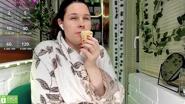 Snapshot of Candys_booty chatting on 12/13/24, 12:42 Candys booty online show from 12/13/24, 12:42