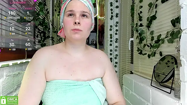 Snapshot of Candys_booty chatting on 12/13/24, 10:02 Candys booty online show from 12/13/24, 10:02