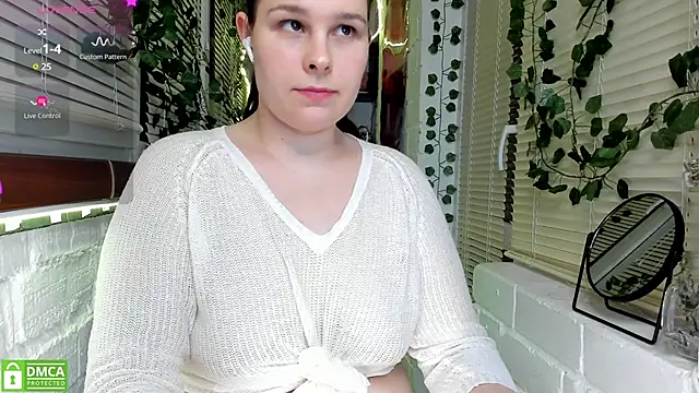 Snapshot of Candys_booty chatting on 12/15/24, 06:37 Candys booty online show from 12/15/24, 06:37