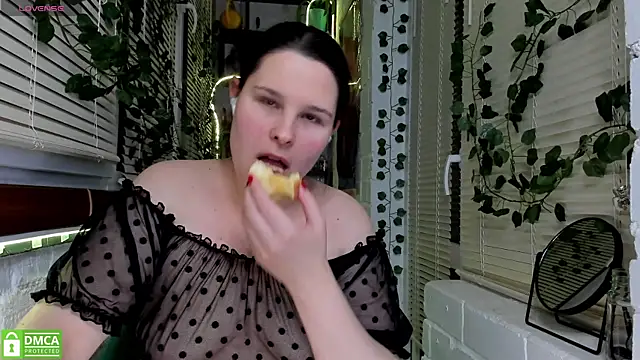 Snapshot of Candys_booty chatting on 12/16/24, 09:41 Candys booty online show from 12/16/24, 09:41