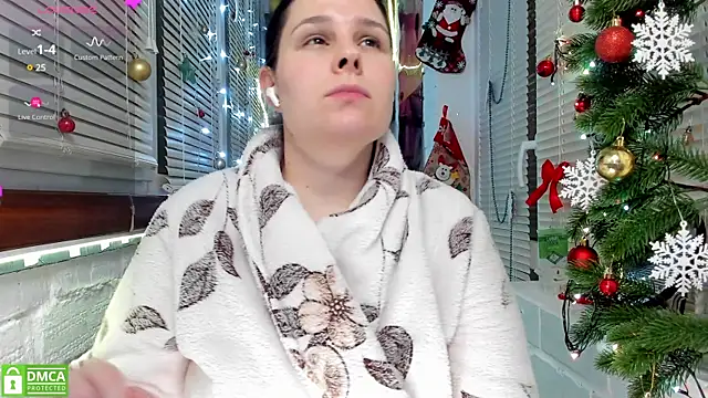 Snapshot of Candys_booty chatting on 12/28/24, 01:18 Candys booty online show from 12/28/24, 01:18