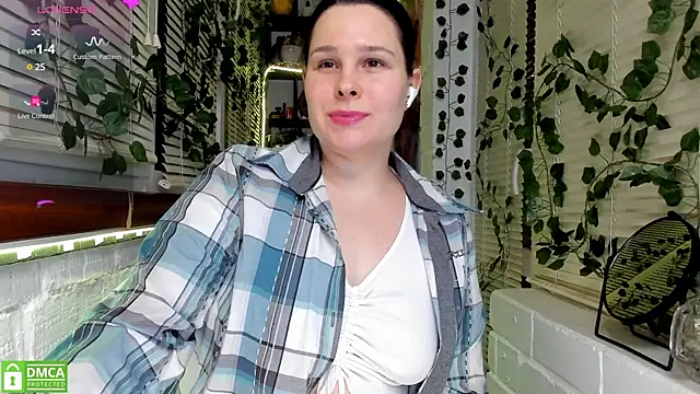 Snapshot of Candys_booty chatting on 02/04/25, 09:20 Candys booty online show from 02/04/25, 09:20