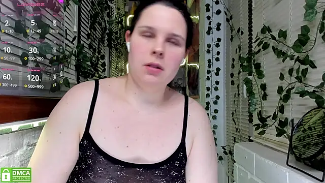 Snapshot of Candys_booty chatting on 03/10/25, 08:56 Candys booty online show from 03/10/25, 08:56