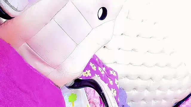 Snapshot of SexyEmmy_10 chatting on 12/28/24, 11:19 SexyEmmy 10 online show from 12/28/24, 11:19