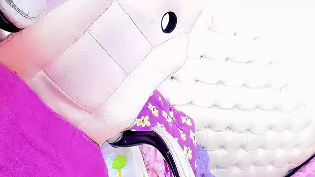 Snapshot of SexyEmmy_10 chatting on 01/04/25, 09:20 SexyEmmy 10 online show from 01/04/25, 09:20