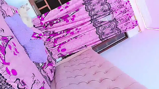 Snapshot of SexyEmmy_10 chatting on 03/22/25, 07:15 SexyEmmy 10 online show from 03/22/25, 07:15