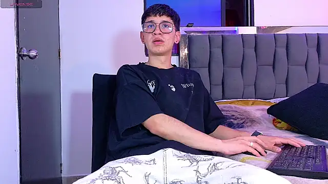 Mr daren  online show from 06/19/26, 07:28