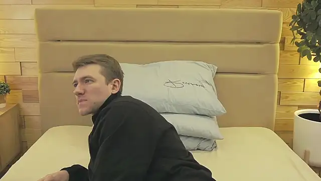 Snapshot of EthanPinkman chatting on 03/08/26, 03:43 EthanPinkman online show from 03/08/26, 03:43