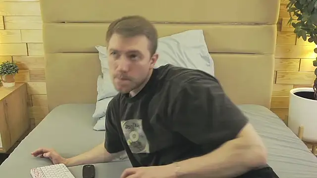 Snapshot of EthanPinkman chatting on 03/10/26, 04:28 EthanPinkman online show from 03/10/26, 04:28