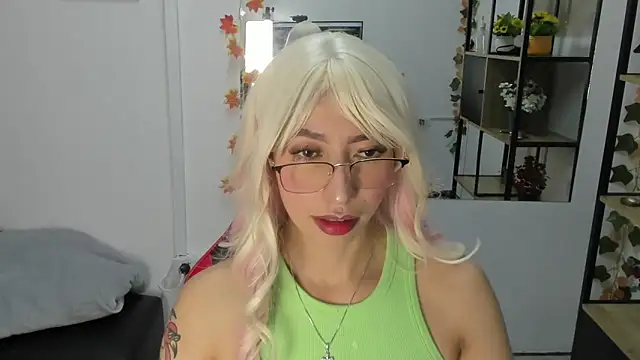 LilithCooperr  online show from 11/22/25, 09:25