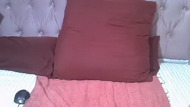 SweetMellowX1 online show from 09/09/25, 03:06