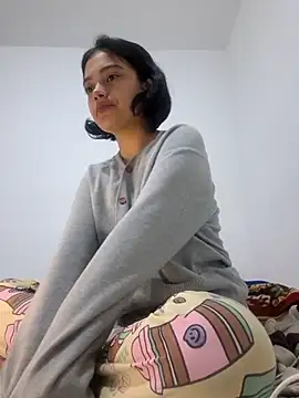 littlemelii online show from 11/21/25, 04:16